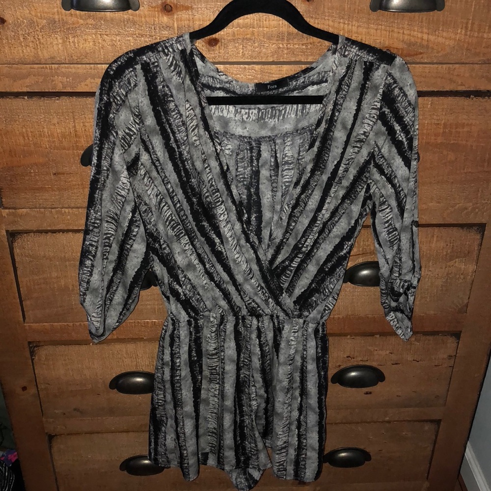 ANGL patterned romper